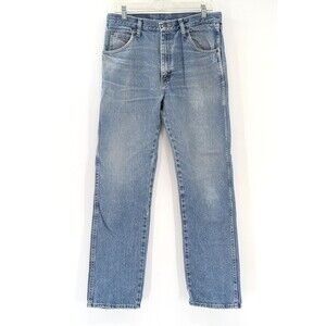 Wrangler Classic Regular Fit Medium Wash Straight Leg Men's Denim Jeans 32x31